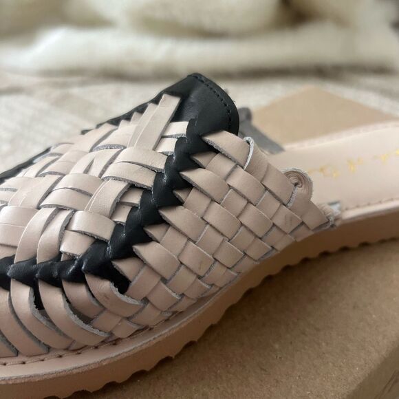 New Band of the Free Comet Black and Bone Woven Leather mule- sz 7 - Picture 2 of 7